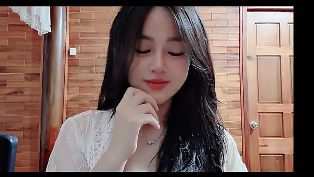 Snapshot of Bee-Cherry chatting on 06-17-26, 01:27 Bee-Cherry online show from 06-17-26, 01:27