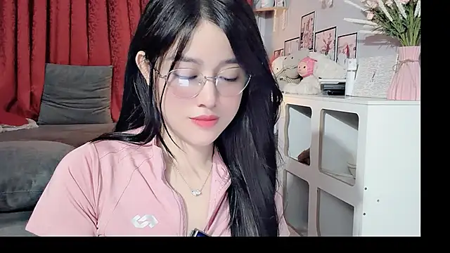 Bee-Cherry online show from 05-28-26, 06:03