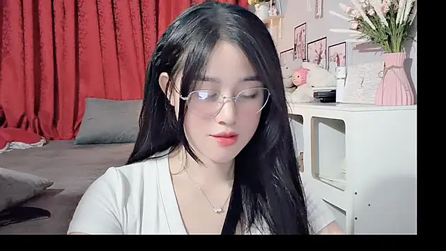 Bee-Cherry online show from 05-28-26, 05:59