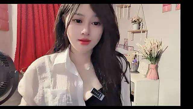 Snapshot of Bee-Cherry chatting on 06-27-26, 06:19 Bee-Cherry online show from 06-27-26, 06:19