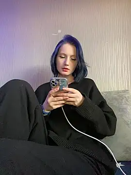 Snapshot of Glissadaaa chatting on 06-15-26, 04:28 Glissadaaa online show from 06-15-26, 04:28