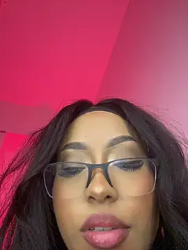 Snapshot of Saraah_bosh chatting on 05-21-26, 01:03 Saraah bosh online show from 05-21-26, 01:03