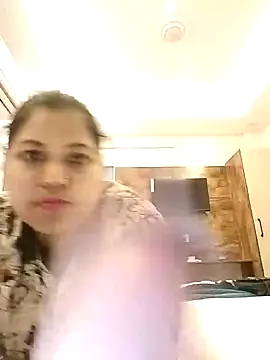 Snapshot of Miss_kirtii chatting on 05-18-26, 07:46 Miss kirtii online show from 05-18-26, 07:46