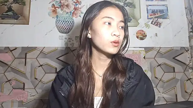 Snapshot of DeeannGunby chatting on 07-13-26, 03:11 DeeannGunby online show from 07-13-26, 03:11