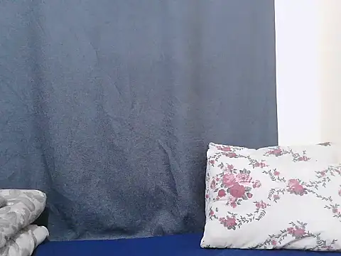 Snapshot of Cute_lyn chatting on 07-06-26, 05:37 Cute lyn online show from 07-06-26, 05:37