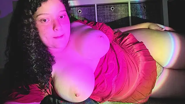 Snapshot of zarayclever chatting on 06-04-26, 07:57 zarayclever online show from 06-04-26, 07:57