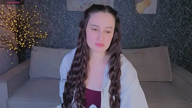 Snapshot of Elizabet_Colllins chatting on 06-19-26, 01:00 Elizabet Colllins online show from 06-19-26, 01:00