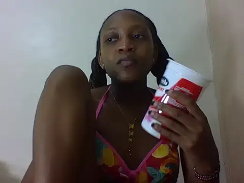 Snapshot of vinsishly chatting on 06-18-26, 04:45 vinsishly online show from 06-18-26, 04:45