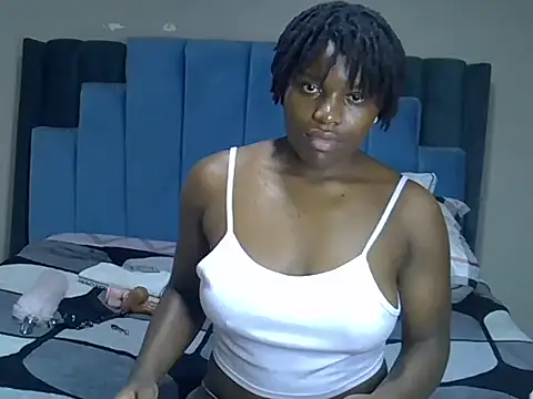 Snapshot of melanin_moon chatting on 05-27-26, 02:24 melanin moon online show from 05-27-26, 02:24