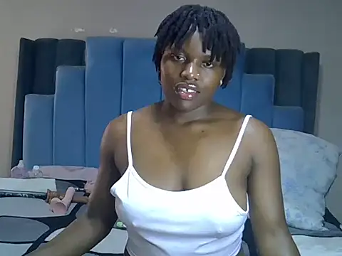 Snapshot of melanin_moon chatting on 06-05-26, 12:55 melanin moon online show from 06-05-26, 12:55