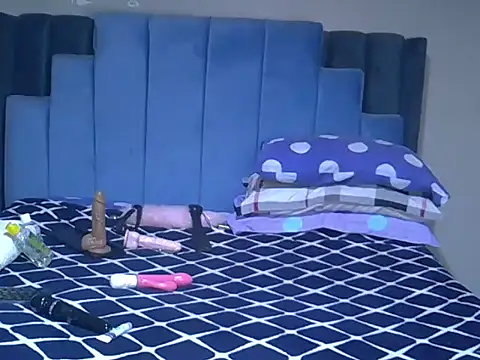 Snapshot of melanin_moon chatting on 07-06-26, 11:28 melanin moon online show from 07-06-26, 11:28