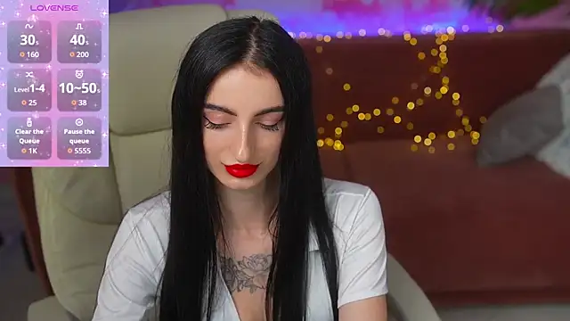EmilyyMoon online show from 06-19-26, 01:17