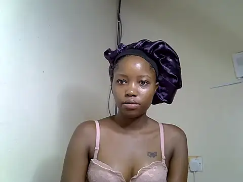 Pretty kitty48 online show from 06-18-26, 12:54