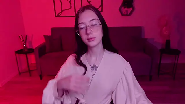Snapshot of AlexisBliss chatting on 06-18-26, 05:17 AlexisBliss online show from 06-18-26, 05:17