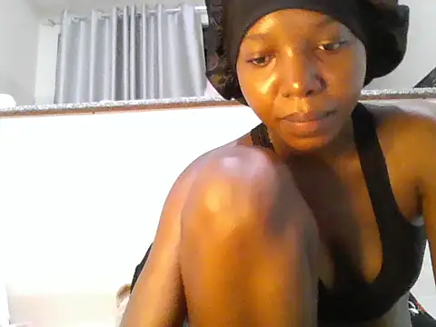Snapshot of daddy_queen2 chatting on 05-28-26, 04:13 daddy queen2 online show from 05-28-26, 04:13