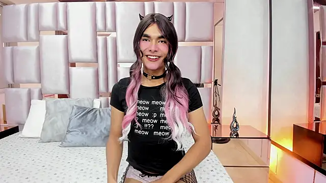 Snapshot of MiaBuny chatting on 05-19-26, 11:50 MiaBuny online show from 05-19-26, 11:50