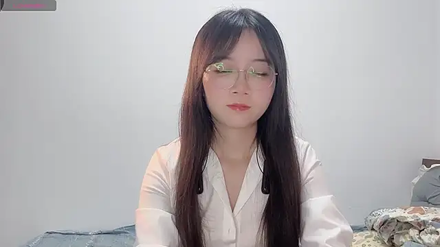 Snapshot of 77-Vicky chatting on 06-08-26, 01:28 77-Vicky online show from 06-08-26, 01:28