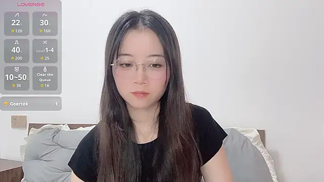 Snapshot of 77-Vicky chatting on 06-05-26, 09:26 77-Vicky online show from 06-05-26, 09:26