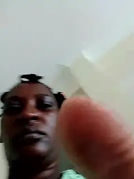 Snapshot of Queeny12 chatting on 06-04-26, 06:40 Queeny12 online show from 06-04-26, 06:40