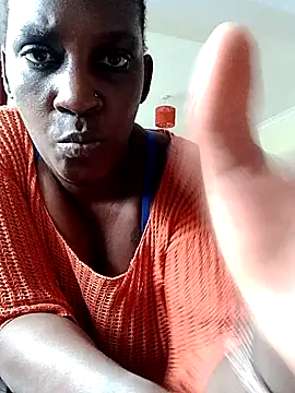 Snapshot of Queeny12 chatting on 06-02-26, 11:10 Queeny12 online show from 06-02-26, 11:10