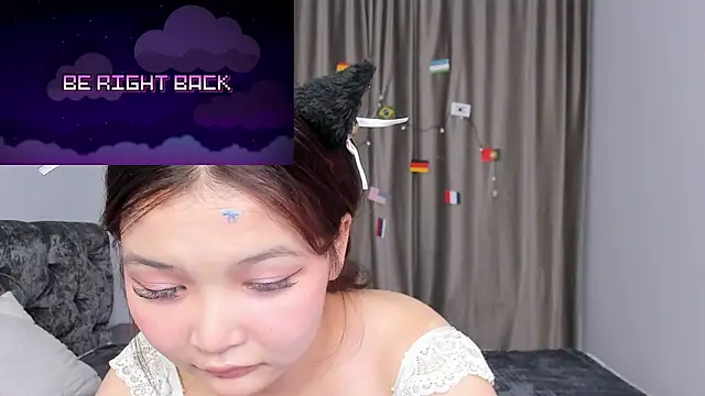 Snapshot of laylasweet_ chatting on 07-20-26, 02:30 laylasweet online show from 07-20-26, 02:30