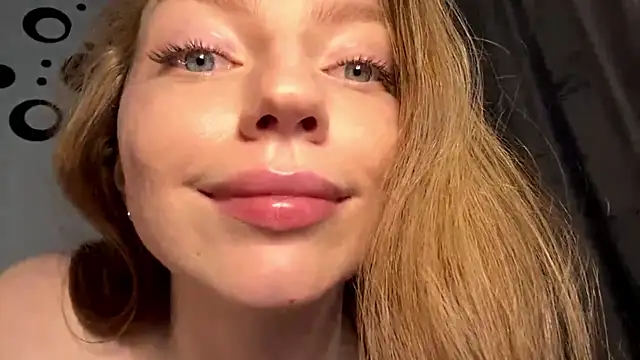 Snapshot of Auroralgnis chatting on 06-29-26, 10:59 Auroralgnis online show from 06-29-26, 10:59