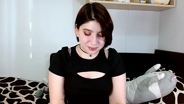 Snapshot of Oriana_secret chatting on 06-17-26, 04:23 Oriana secret online show from 06-17-26, 04:23