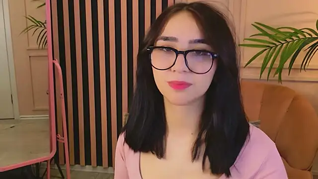 Snapshot of Baby_Miira chatting on 06-10-26, 12:28 Baby Miira online show from 06-10-26, 12:28