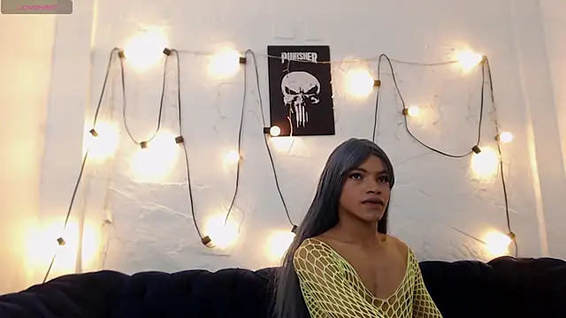 Snapshot of Catalina_skinny1 chatting on 05-28-26, 07:20 Catalina skinny1 online show from 05-28-26, 07:20