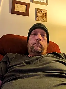 Snapshot of icebergXpress chatting on 05-20-26, 02:08 icebergXpress online show from 05-20-26, 02:08