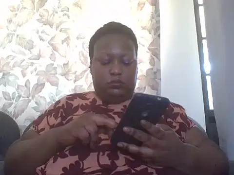 Snapshot of fat_ebonyqueen chatting on 06-24-26, 08:13 fat ebonyqueen online show from 06-24-26, 08:13
