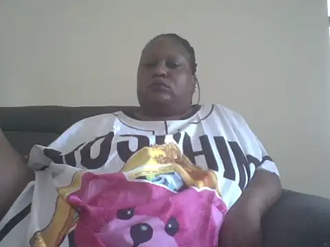 Snapshot of fat_ebonyqueen chatting on 07-12-26, 09:43 fat ebonyqueen online show from 07-12-26, 09:43