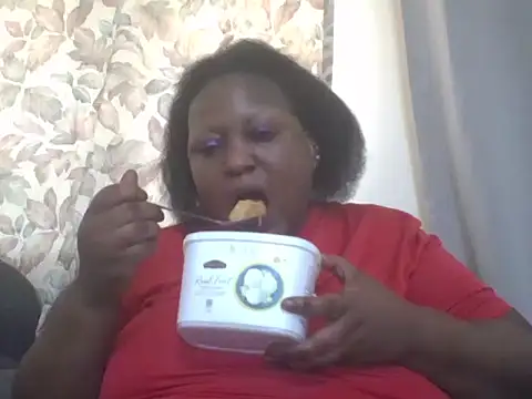 Snapshot of fat_ebonyqueen chatting on 07-08-26, 06:25 fat ebonyqueen online show from 07-08-26, 06:25
