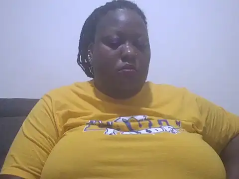 Snapshot of fat_ebonyqueen chatting on 06-16-26, 10:32 fat ebonyqueen online show from 06-16-26, 10:32