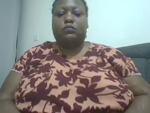 Snapshot of fat_ebonyqueen chatting on 06-24-26, 08:17 fat ebonyqueen online show from 06-24-26, 08:17