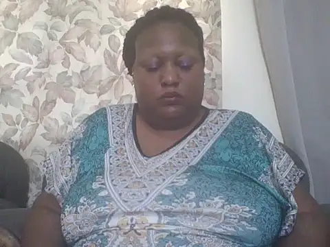 Snapshot of fat_ebonyqueen chatting on 06-29-26, 10:15 fat ebonyqueen online show from 06-29-26, 10:15