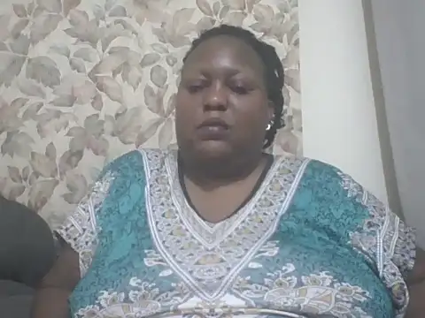 Snapshot of fat_ebonyqueen chatting on 06-20-26, 12:04 fat ebonyqueen online show from 06-20-26, 12:04
