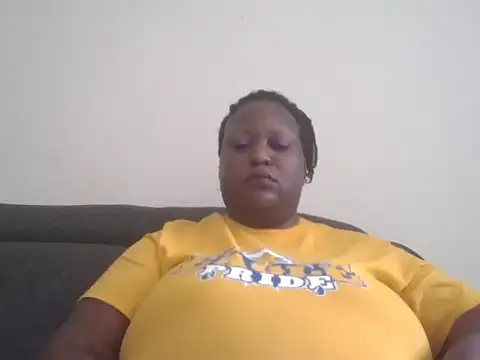 Snapshot of fat_ebonyqueen chatting on 06-16-26, 09:42 fat ebonyqueen online show from 06-16-26, 09:42