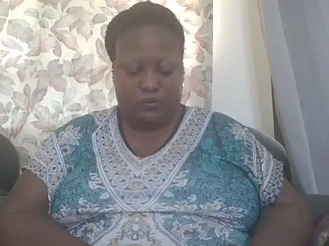 Snapshot of fat_ebonyqueen chatting on 06-29-26, 07:15 fat ebonyqueen online show from 06-29-26, 07:15