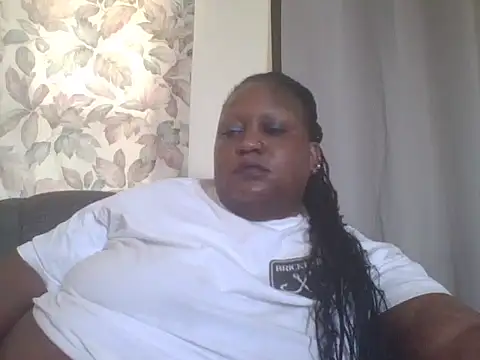 Snapshot of fat_ebonyqueen chatting on 07-13-26, 11:42 fat ebonyqueen online show from 07-13-26, 11:42