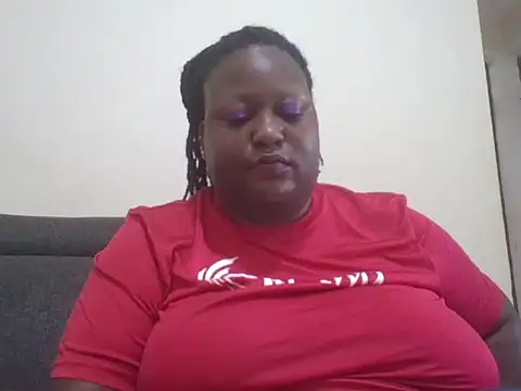 Snapshot of fat_ebonyqueen chatting on 06-13-26, 07:06 fat ebonyqueen online show from 06-13-26, 07:06