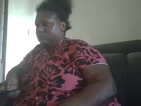 Snapshot of fat_ebonyqueen chatting on 07-06-26, 07:37 fat ebonyqueen online show from 07-06-26, 07:37