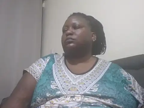 Snapshot of fat_ebonyqueen chatting on 06-11-26, 12:32 fat ebonyqueen online show from 06-11-26, 12:32