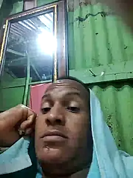 Snapshot of luis391986 chatting on 05-20-26, 03:03 luis391986 online show from 05-20-26, 03:03