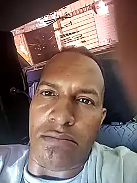 Snapshot of luis391986 chatting on 05-18-26, 06:34 luis391986 online show from 05-18-26, 06:34