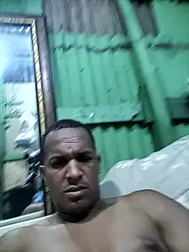 Snapshot of luis391986 chatting on 05-31-26, 04:40 luis391986 online show from 05-31-26, 04:40