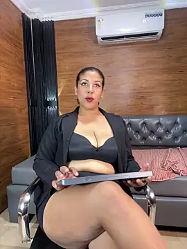 Snapshot of Alexia_Lerner chatting on 05-21-26, 07:55 Alexia Lerner online show from 05-21-26, 07:55
