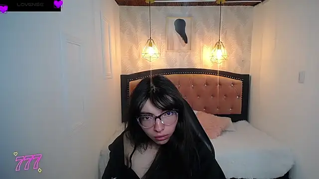 Snapshot of Allyshon_ chatting on 07-08-26, 08:20 Allyshon online show from 07-08-26, 08:20