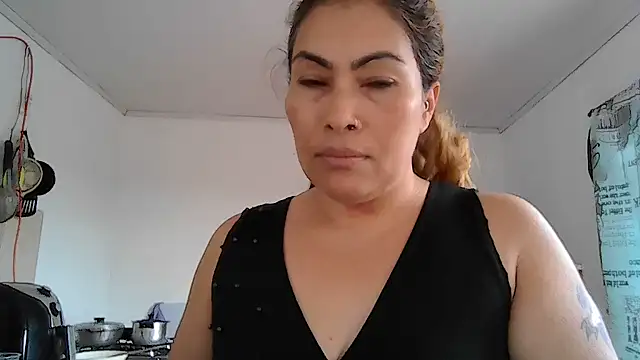 Snapshot of Layla-Astrum chatting on 06-02-26, 03:23 Layla-Astrum online show from 06-02-26, 03:23