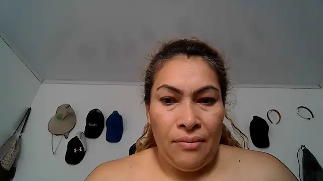 Snapshot of Layla-Astrum chatting on 05-21-26, 12:46 Layla-Astrum online show from 05-21-26, 12:46